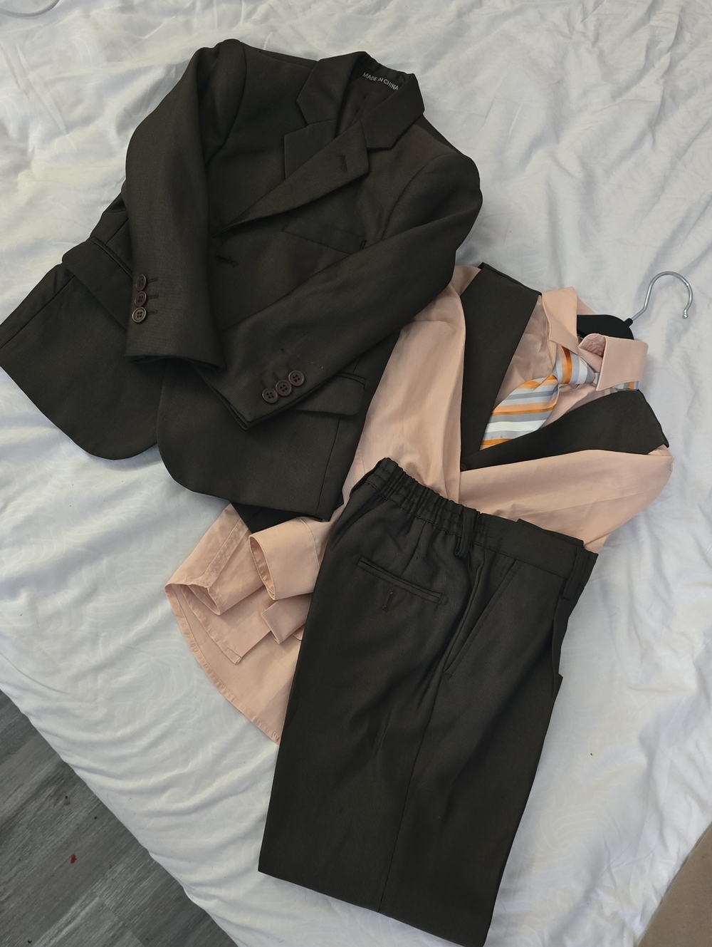 Brown 5-Piece Suit with Peach Shirt and Striped Tie